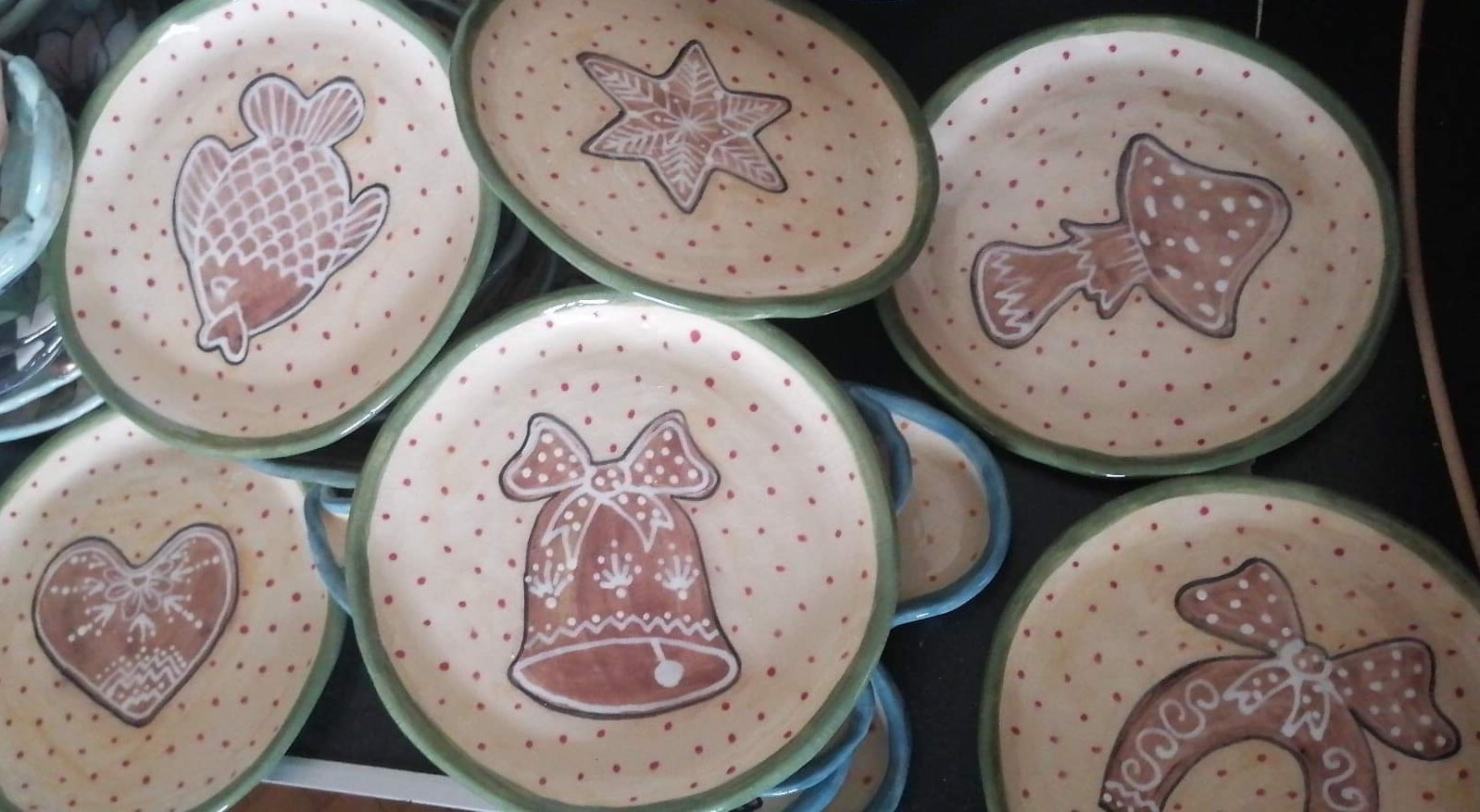 Hand - made - Keramická tácka „Medovníkový štvorlístok“