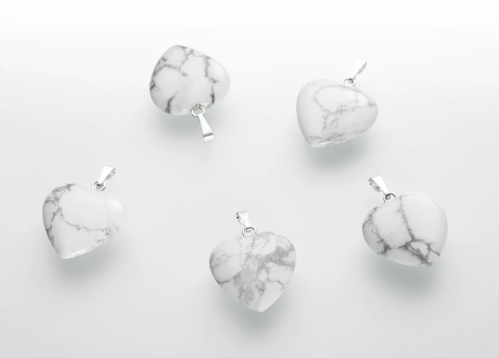 Prívesok - Magnezit srdiečko 15mm