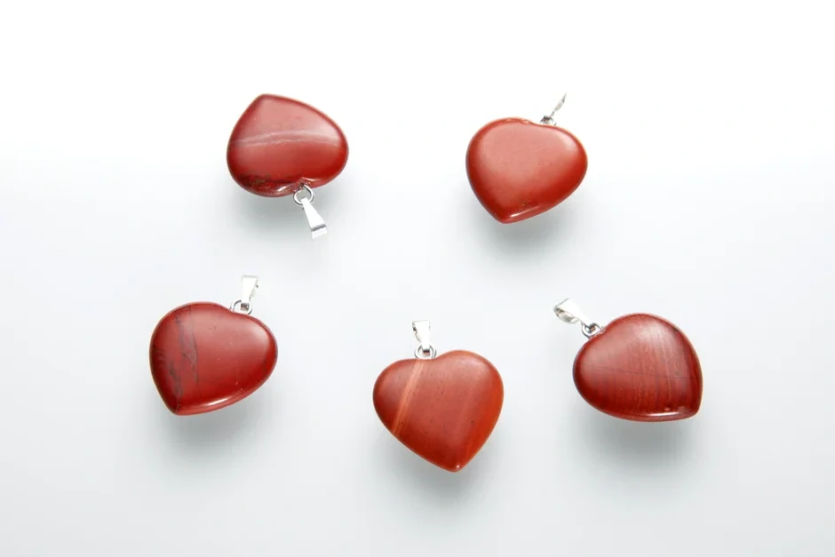 Prívesok - Jaspis červený srdiečko 15mm
