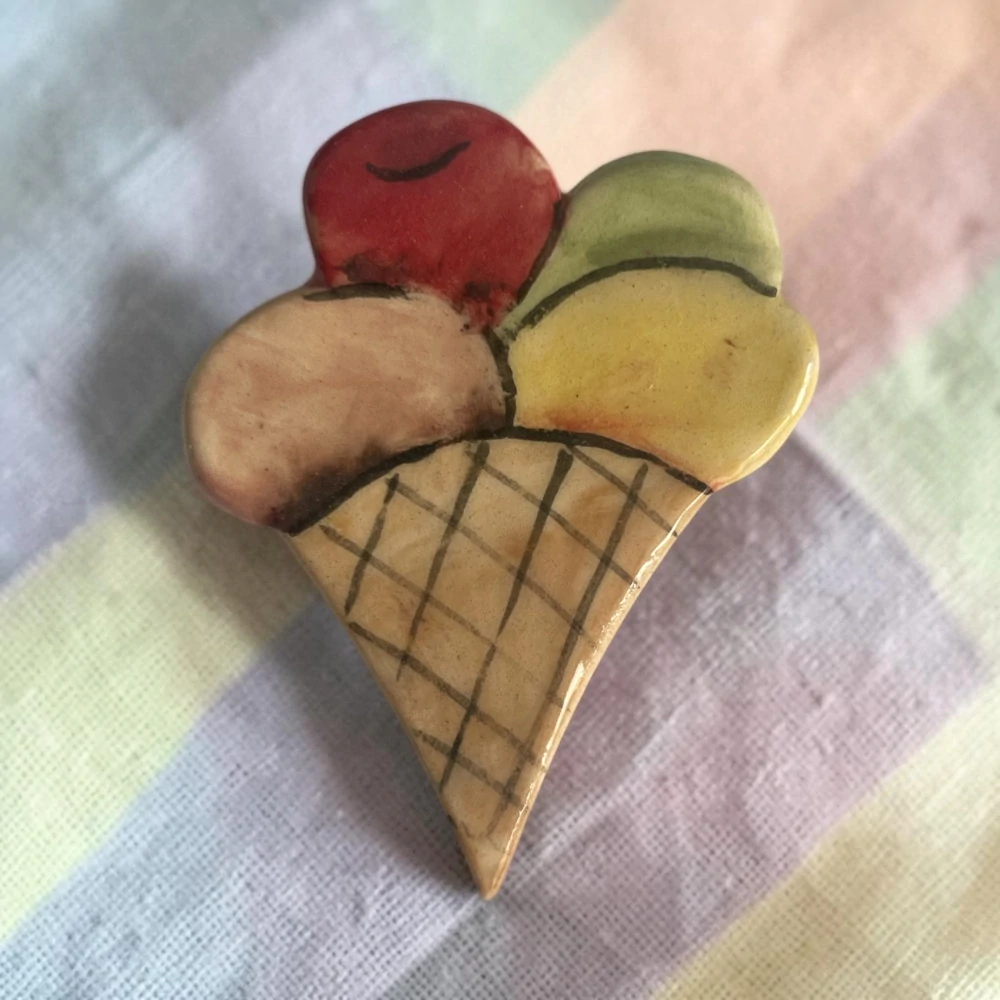 Hand - made - Keramická brošňa Letná zmrzlina