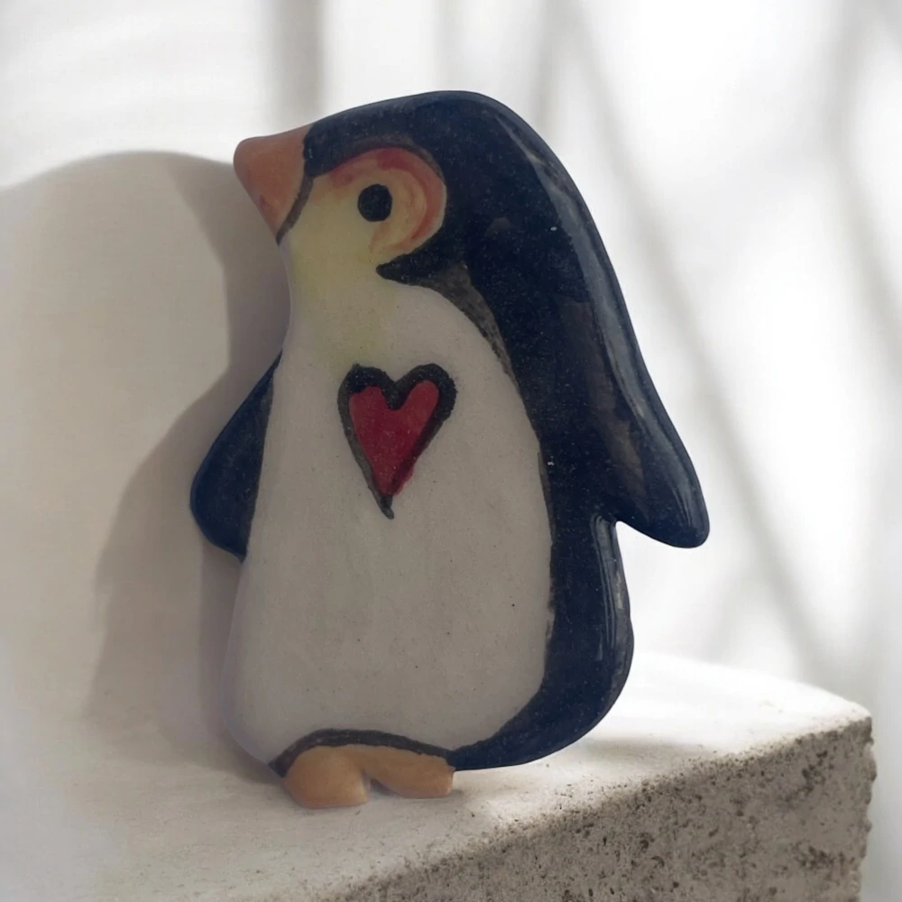 Hand - made - Brošňa Tučniak s láskavým srdcom