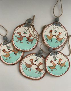 Hand - made - Dekoračné plátky dreva, Zaľúbení soby, 3 kusy