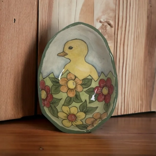 Hand - made - Keramická Veľkonočná miska – Húsatko v kvitnúcej záhrade