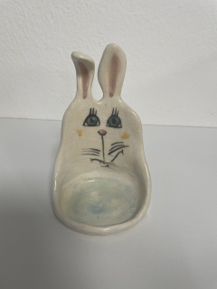 Hand - made - Keramický Veľkonočný zajko – Strážca jarného svetla
