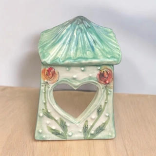 Hand - made - Keramický svietnik Domček svetla