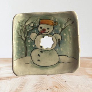 Hand - made - Mydelnička Snehuliak v zasneženej záhrade