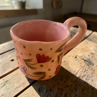 Hand - made - Keramická šálka – Ružové ráno